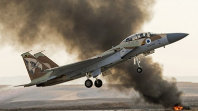 Suudi Arabistan Yemen'de düğünü vurdu