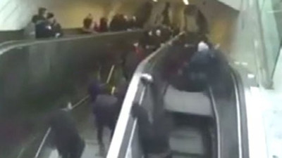 Yürüyen merdivenin çökme anı kamerada