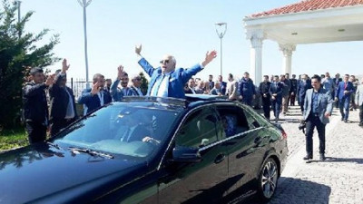 Zülfikar çeken eski Kırşehir Vali'si böyle uğurlandı