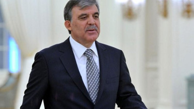 AKP'li Metiner: "Gül, tıpkı Bahçeli gibi Erdoğan'ın arkasında durduğunu açıklamalı"