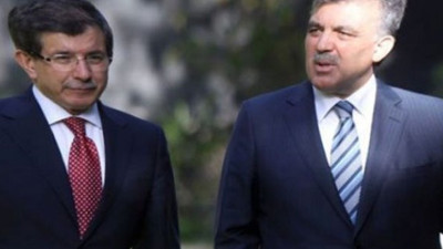 Gül ve Davutoğlu'ndan sürpriz görüşme