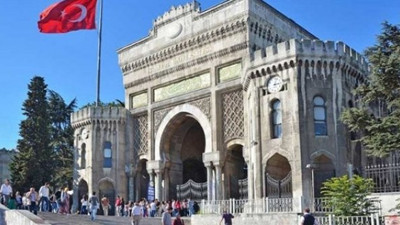 İstanbul Üniversitesi'nde para karşılığı not iddiası