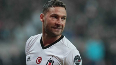 Beşiktaş Tosic'i KAP'a bildirdi