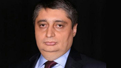 O kitabın yazarından geri vites!