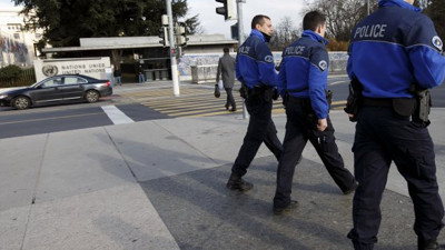 Türk diplomatlara yakalama kararı