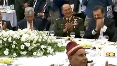 Erdoğan'ı alkışlayan Temel'e orgenerallik