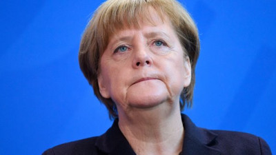 Merkel'in koltuğu sallanıyor (14 Ekim 2018)