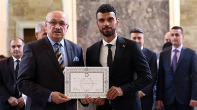 AKP’li vekil meclise Lamborghini ile geldi