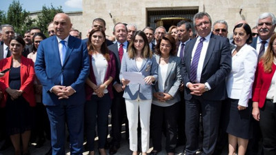 CHP’de 129 milletvekilinden kurultay tepkisi