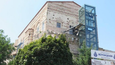 800 yıllık tarihe asansör rezaleti