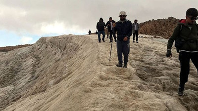 Van Gölü için tırmandılar İngiliz uçağı buldular