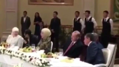 Erdoğan’ın gözüne bakarak okudu: “Başbuğ Türkeş’ine…”