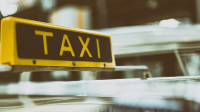 Yolcusunu gasp eden taksici ve arkadaşı tutuklandı