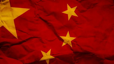 Çin, Türk profesörün eşini alıkoydu!