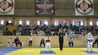 Milli sporcular çalıştıkları salondan çıkarıldı