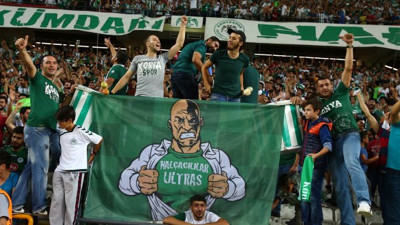 Fotoğraf makinesi ve selfie çubuğu yasak!