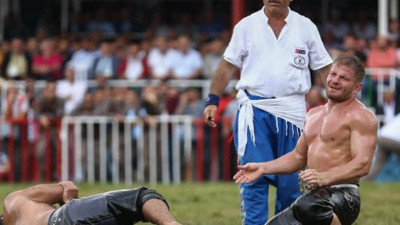 Elmalı'da 2 saat 15 dakikalık güreş