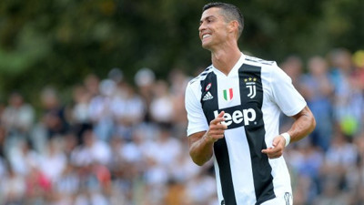 Ronaldo: Messi benim kadar yakışıklı değil