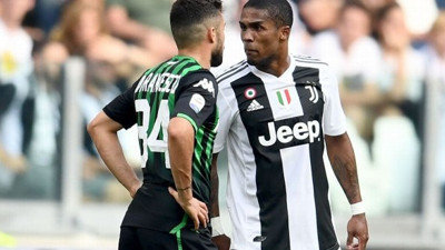 Douglas Costa’ya 4 maç ceza