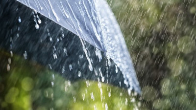 Sağanak alarmı okulları tatil ettirdi