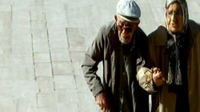 Anıtkabir’deki yaşlı çift görenleri duygulandırdı