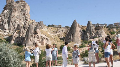 Asgari ücretle çalışan Fransız Türkiye’de 17 gün tatil yapabiliyor