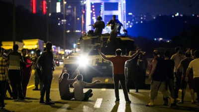 Süleyman Özışık: "Yeni bir darbe mi lazım?"