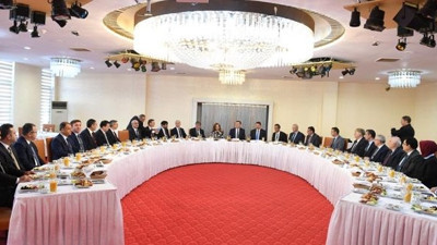 Milli Eğitim Bakanı Ziya Selçuk'tan veda yemeği