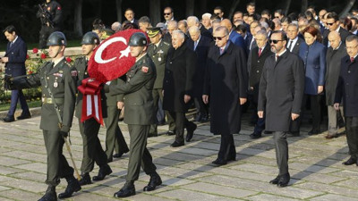 Devlet erkanı Anıtkabir’de Atatürk’ü selamladı