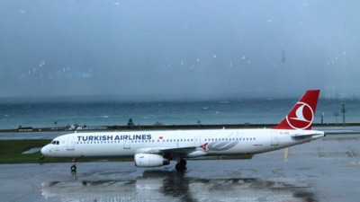 Trabzon'da hava ulaşımına yağmur ve rüzgar rötarı