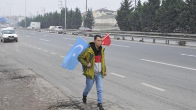 Doğu Türkistan için İstanbul'dan Ankara'ya yürüyor!