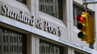 S&P: "Sorunlu krediler ikiye katlanacak"