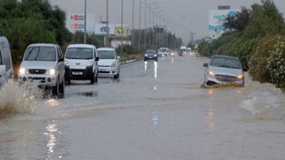 KKTC'de şiddetli yağış hayatı felç etti: 4 ölü
