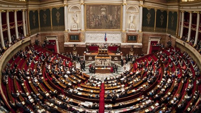 Fransa'da hükümete gensoru hazırlığı