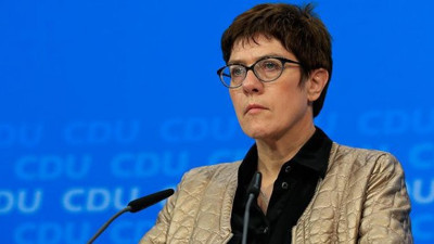 Merkel'in yeri Annegret Kramp-Karrenbauer'e emanet