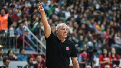 A Milli Kadın Basketbol Takımı'da Ekrem Memnun ile yollar ayrıldı