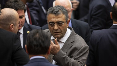 Meclis yine karıştı: "Gecenin bu saatinde insanları korkutacaksın şu tipe bak"