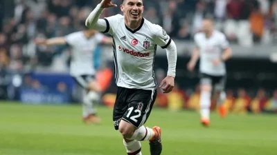 Beşiktaş'ta Medel çatlağı