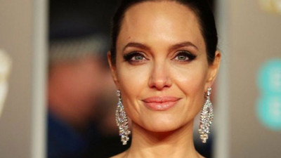 Angelina Jolie'den siyasete yeşil ışık!