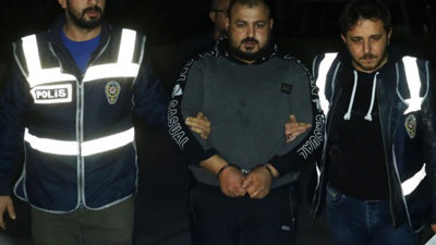 Suriyeliler bir Suriyelinin boğazını keserek öldürdü!