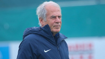 Mustafa Denizli yeni transferi canlı yayında açıkladı