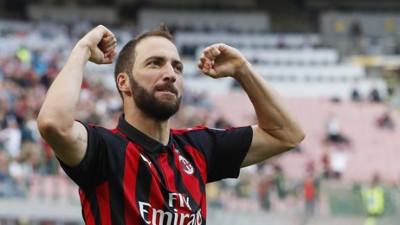 Gonzalo Higuain Chelsea’ye gidiyor!