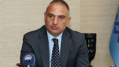 Bakan Ersoy'dan otelcilere tepki: Peynir ekmek fiyatına otel veriyorsunuz