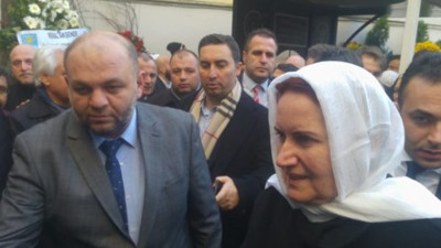 Akşener'den muhtarın annesi için taziye