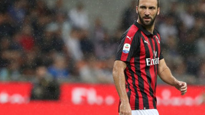 Higuain Chelsea için gün sayıyor