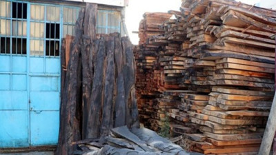 Hatay'da ahşap işleme atölyesinde yangın: 4 iş yeri zarar gördü