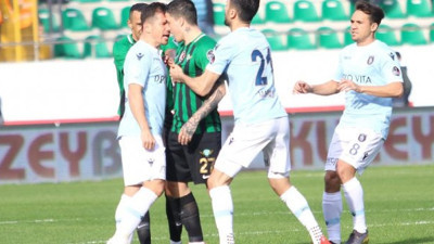 Arda Turan ve Emre Belözoğlu’na taraftarlardan tepki