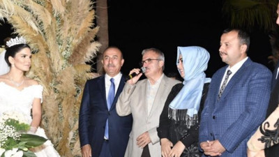 Bakan akrabasına yüksek lisans torpili!