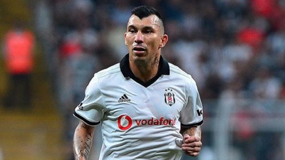 Medel ayrılmadığı için pişman!