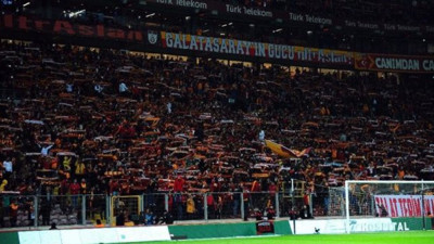 Galatasaray taraftarından anlamlı pankartlar